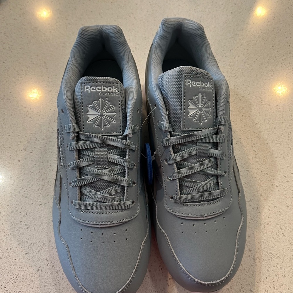 NEW Reeboks - Picture 4 of 4